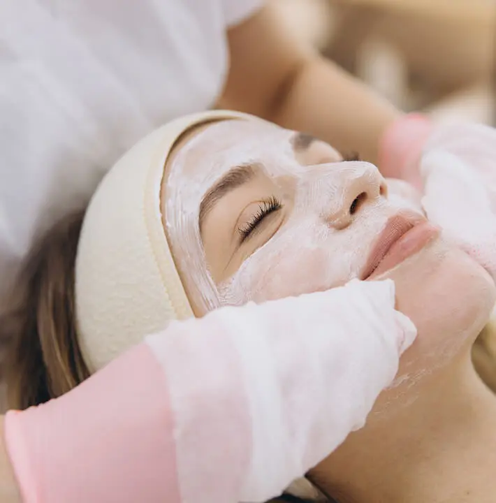 Relaxing spa facial session